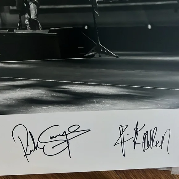 Autographed Photo Def Leppard Limited Edition 3/10 - Picture 5 of 11